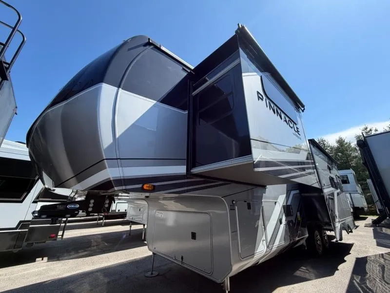 2026 Jayco Pinnacle 32RLTS - Photo 3
