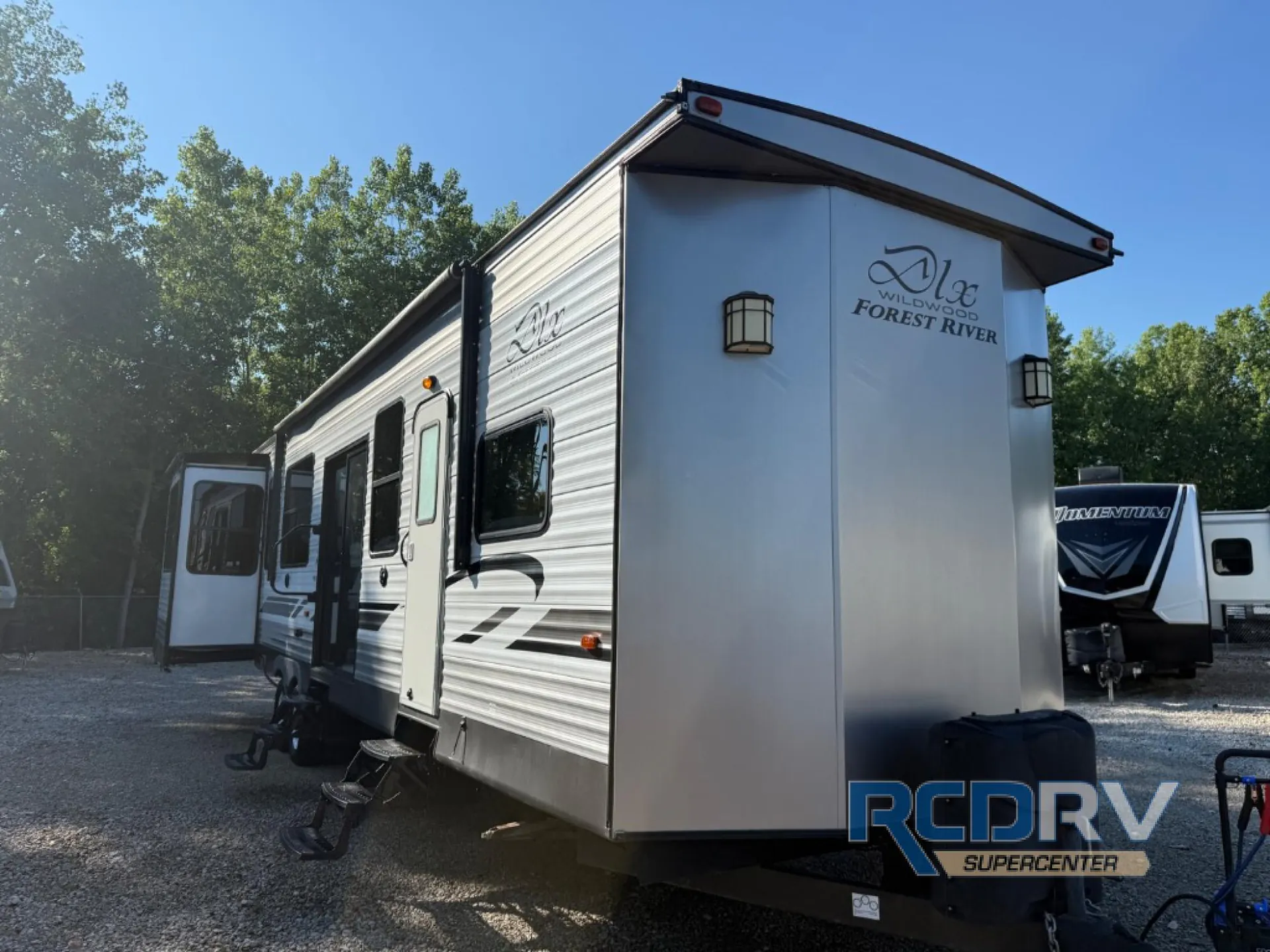 2019 Forest River Wildwood Lodge 395RET - Photo 2