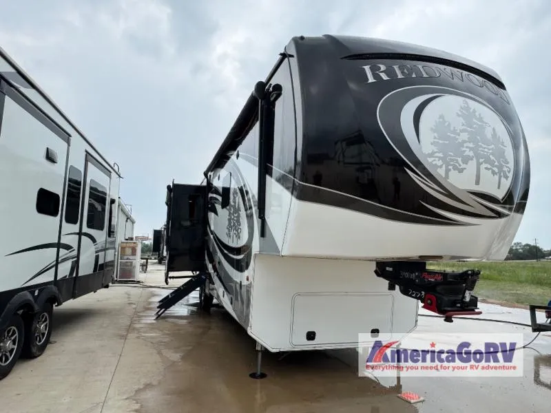 2017 Redwood RV Redwood 3901WB - Photo 2