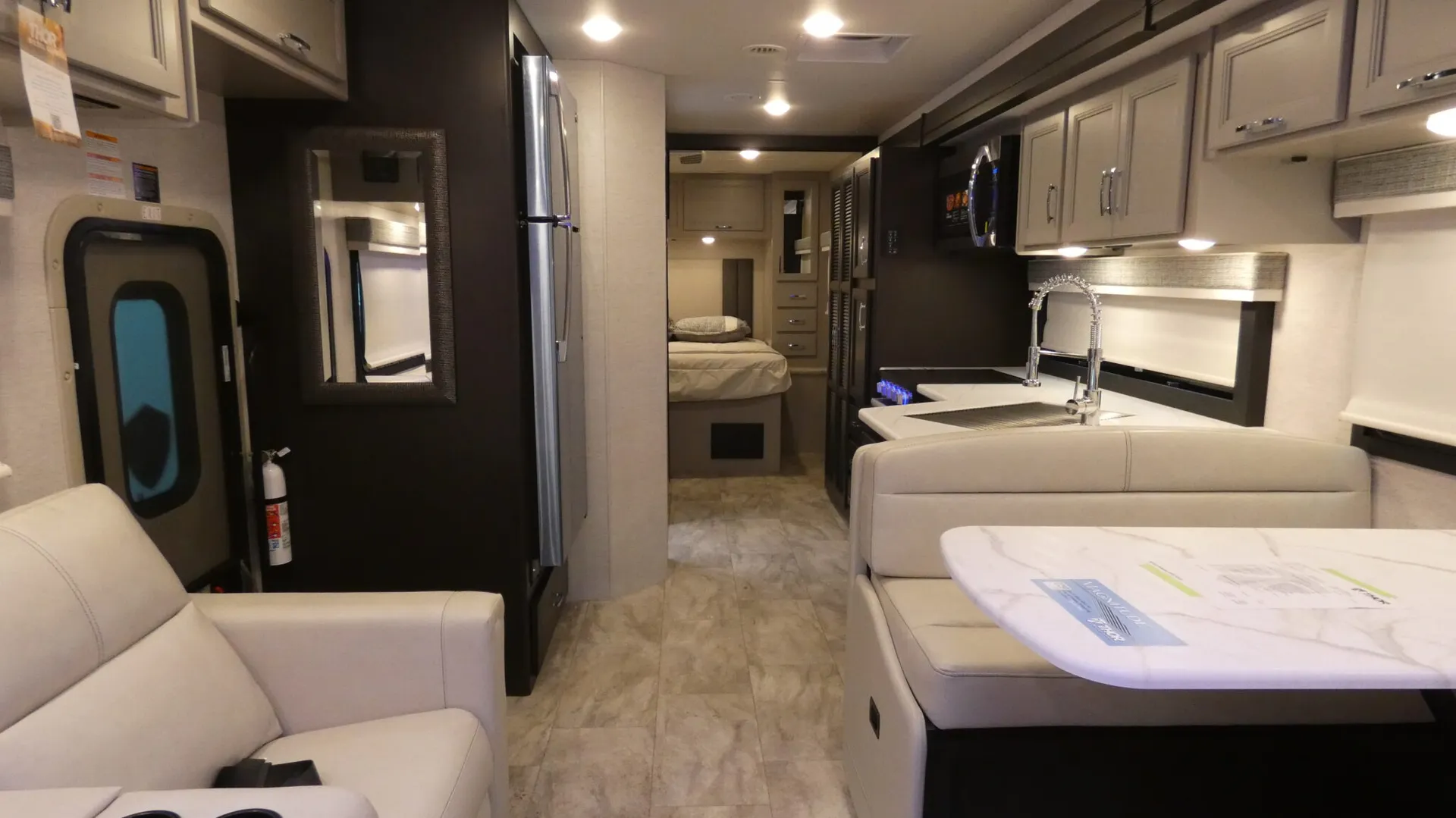 2026 Thor Motor Coach Magnitude Grand L35 - Photo 3