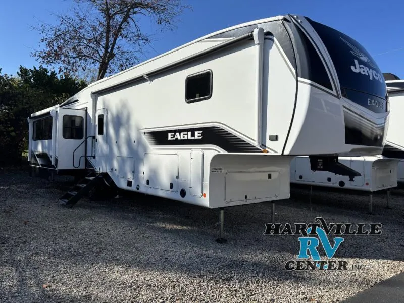 2026 Jayco Eagle 355MBQS - Photo 4