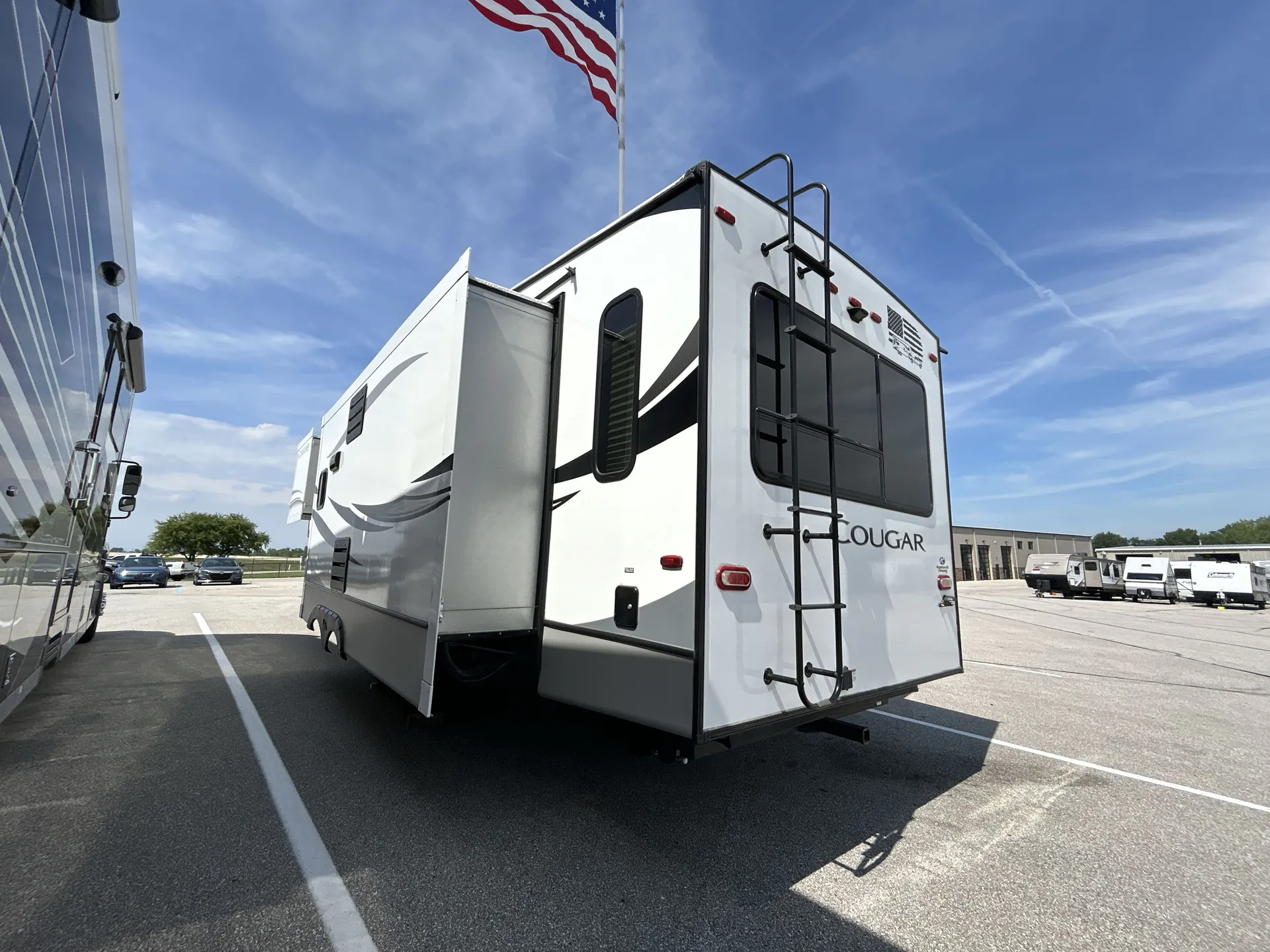 2020 Keystone Cougar Half-Ton 30RLS — living area main