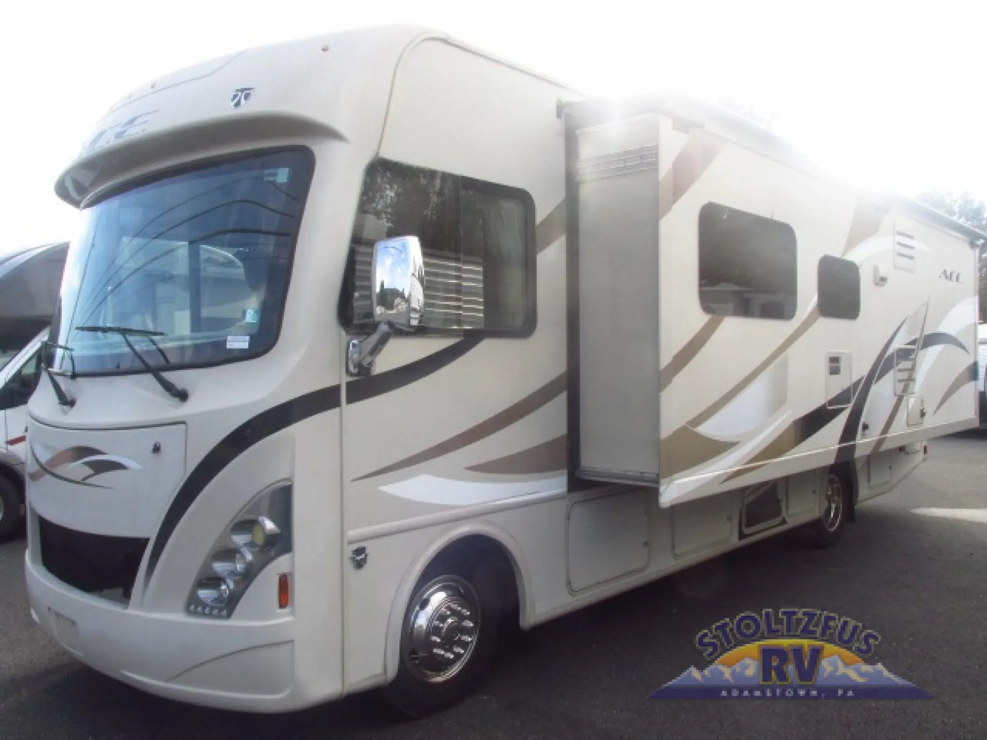 2016 Thor Motor Coach A.C.E. 29.3 - Photo 4