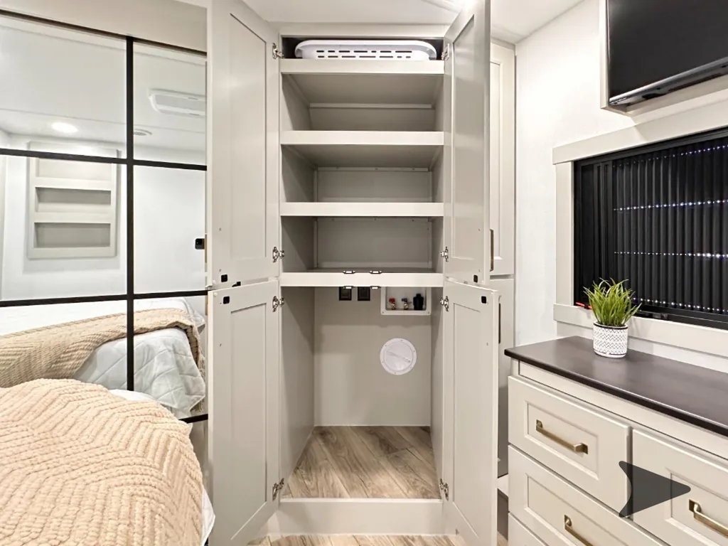 2026 Brinkley Model G 3520, Photos photo 76