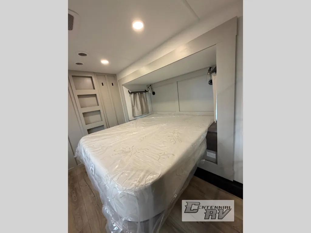 2026 Brinkley Model Z 3600, Photos photo 40