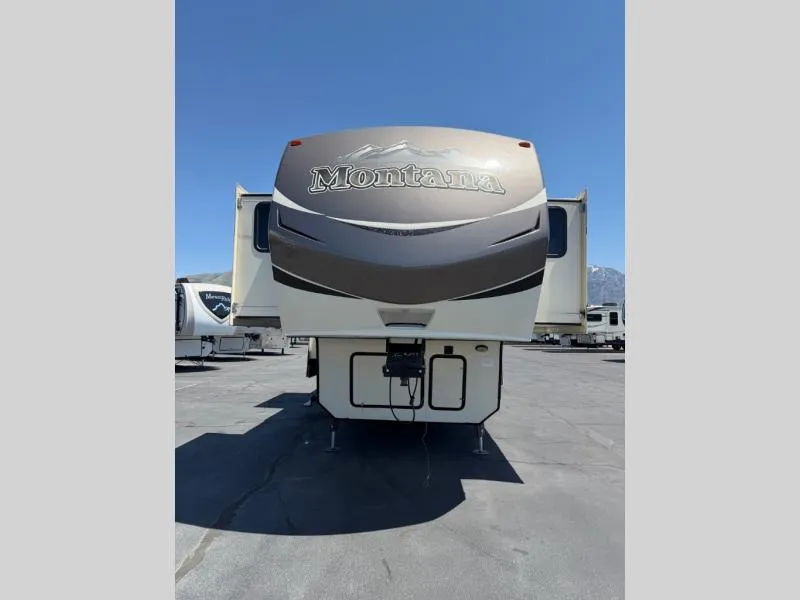 2015 Keystone Montana 3710FL - Photo 3