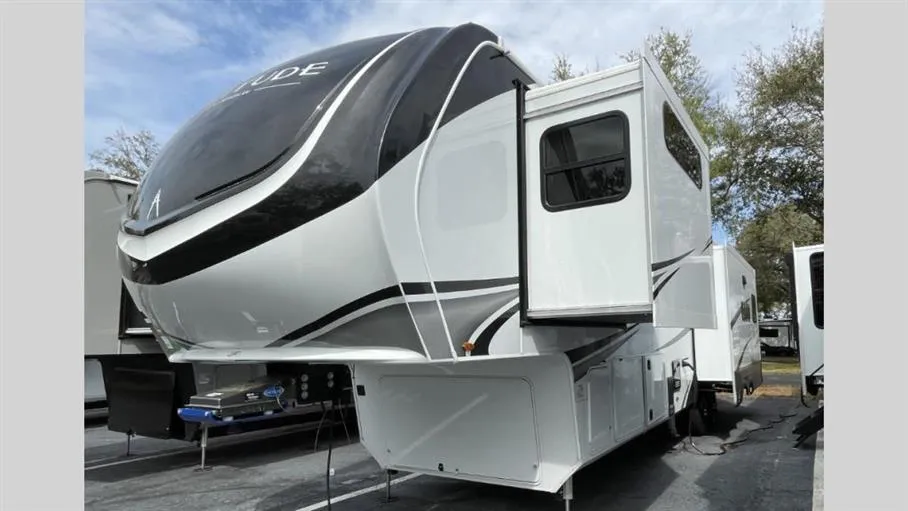 2026 Grand Design Solitude 370DV - Photo 4