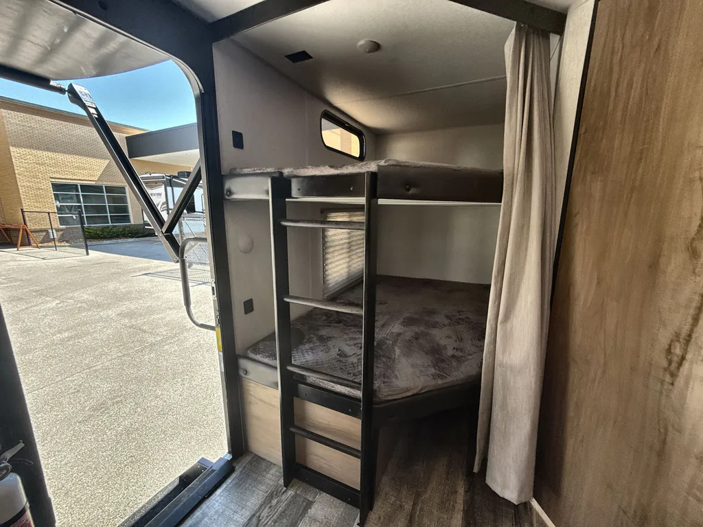 2023 Forest River Cherokee Grey Wolf 27DBH, Photos photo 29