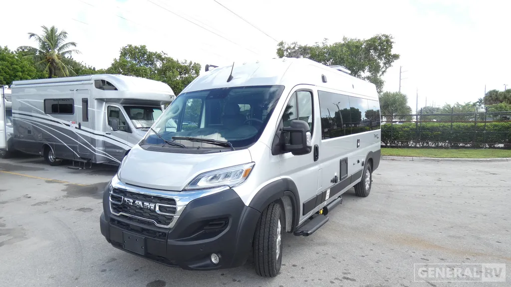 2026 Thor Motor Coach Tellaro 20U, Photos photo 5