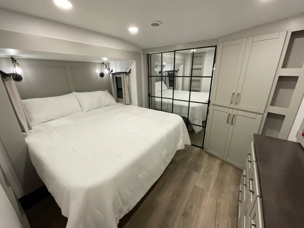 2026 Brinkley Model Z 3515, Photos photo 26