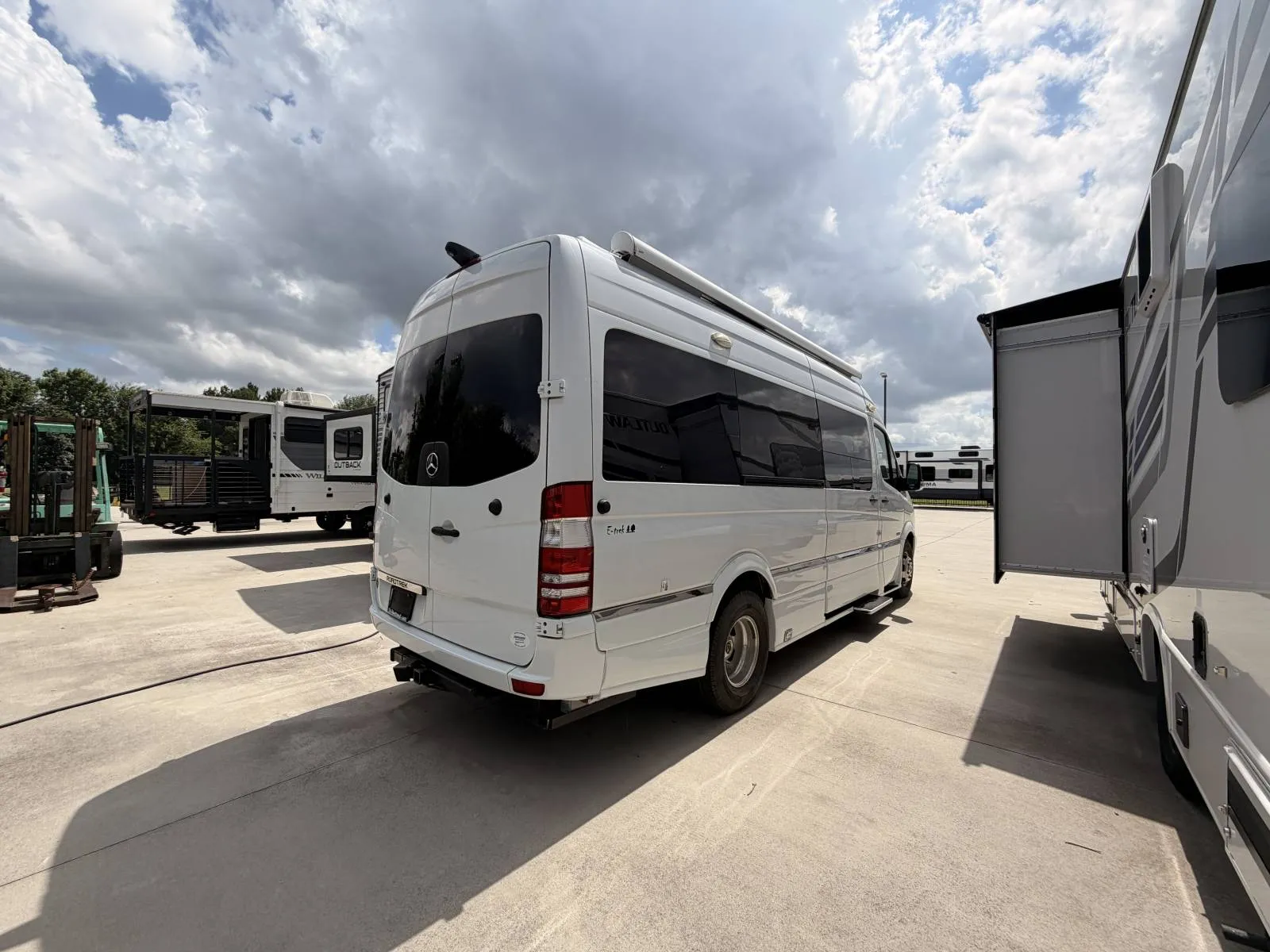2018 Roadtrek ETREK E TREK XL Class B Camper Van - Photo 2
