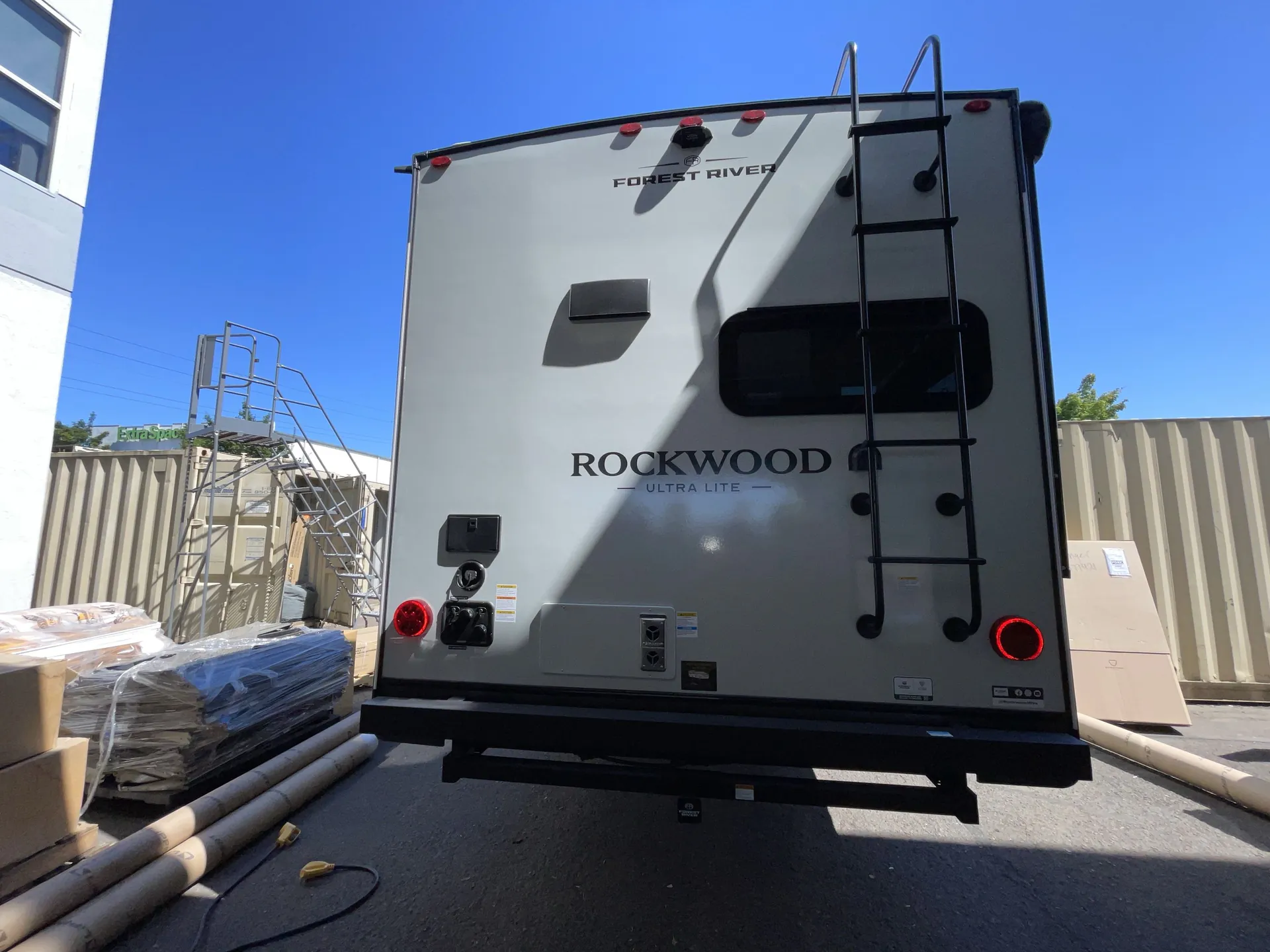 2027 Forest River Rockwood Ultra Lite 2711RK — backside