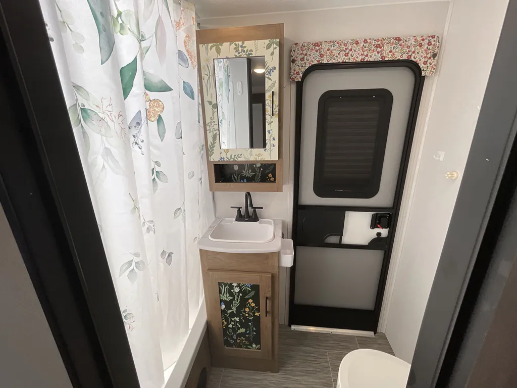 2024 Coachmen Freedom Express Select 31SE, Photos photo 17