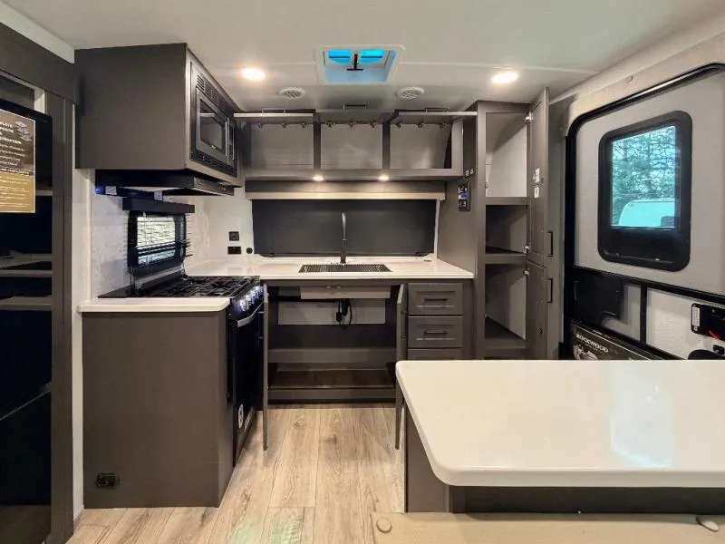 2027 Forest River Rockwood Ultra Lite 2619FK - Photo 3