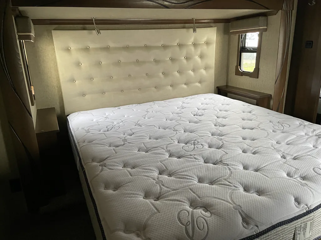 2018 Forest River Cedar Creek Champagne Edition 38EL, Photos photo 21