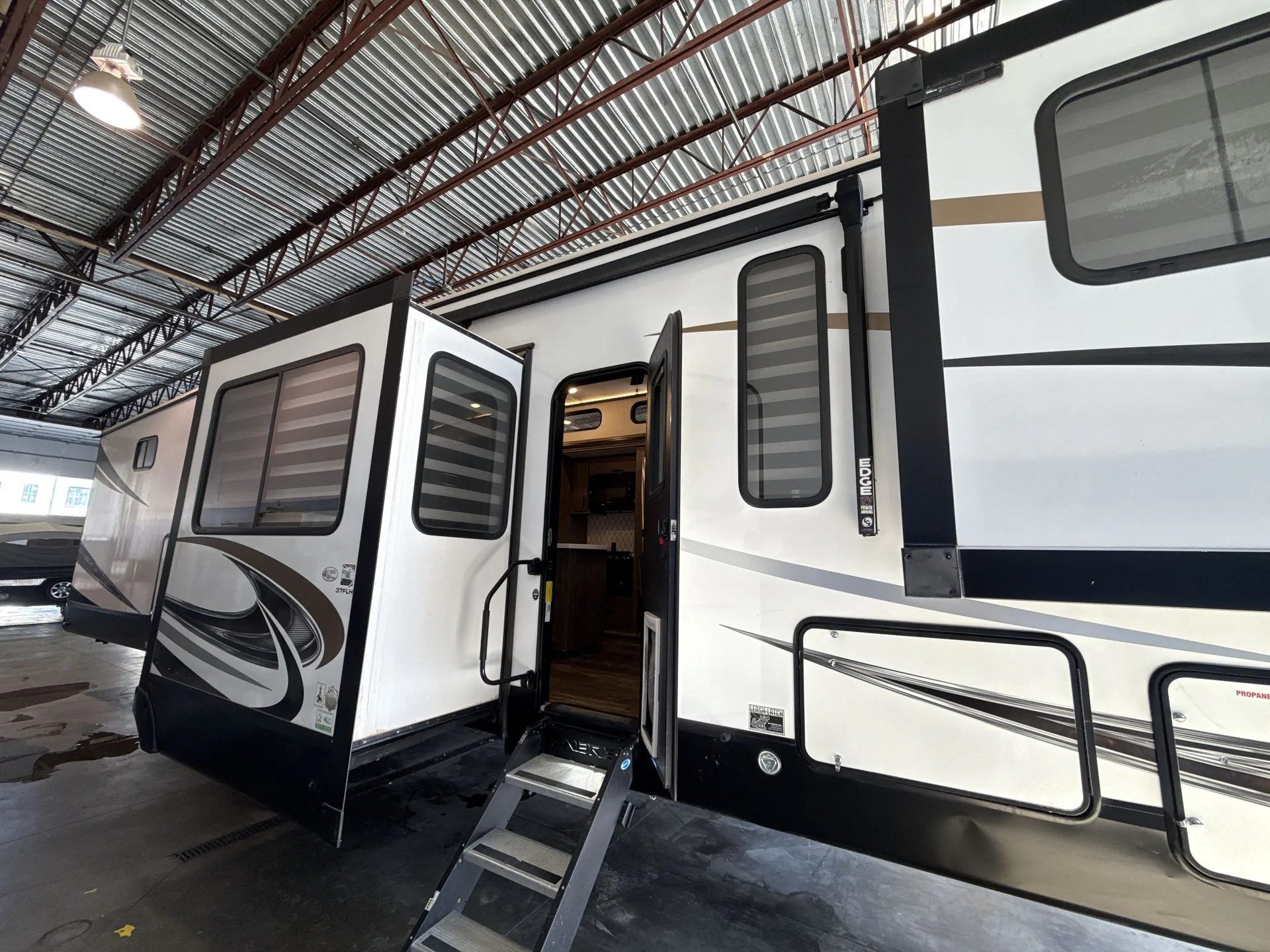 2021 Forest River Sabre 37FLH — campside