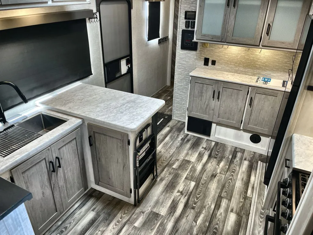 2021 Forest River Impression 320FL, Photos photo 3