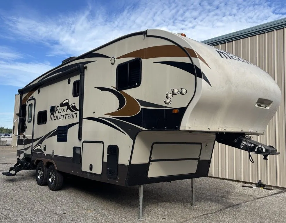 2017 Northwood Fox Mountain 235RLS - Photo 2