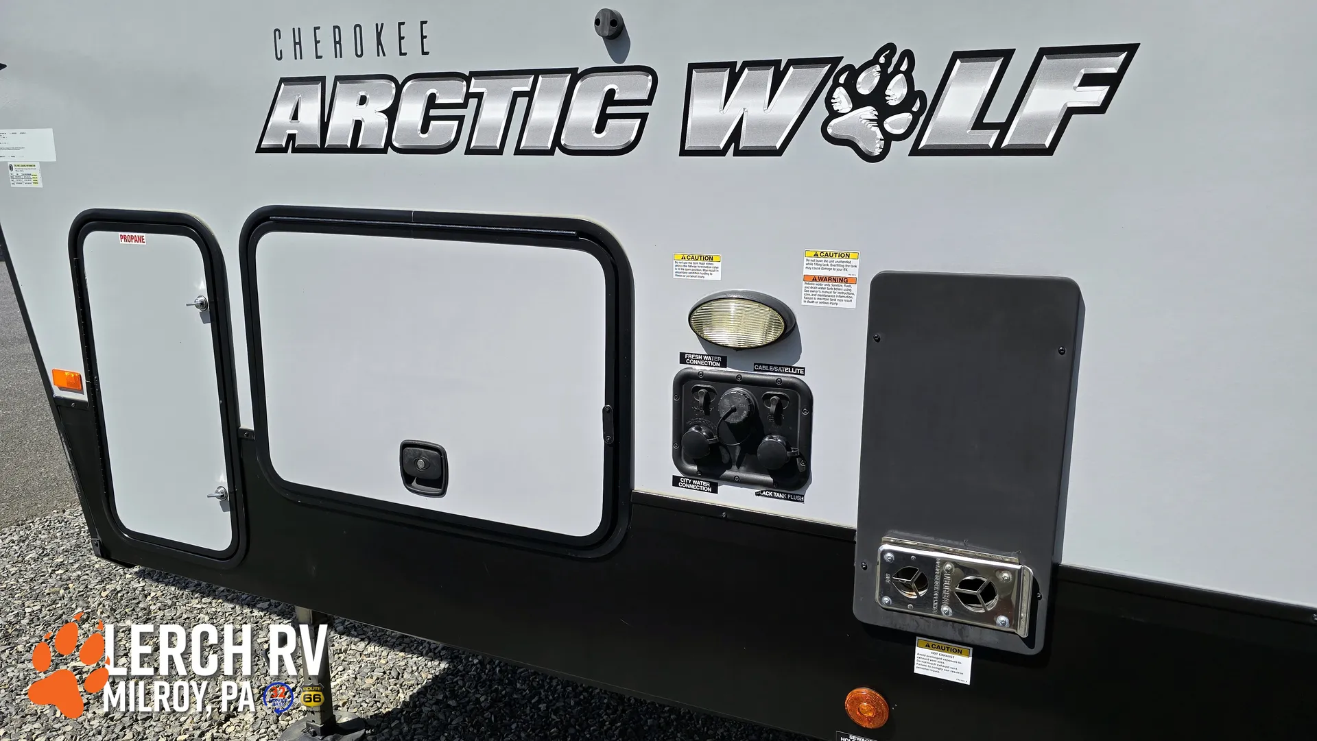 2023 Forest River Cherokee Arctic Wolf 261RK - Photo 4