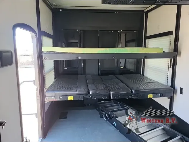 2020 Keystone Fuzion 424 - Photo 4