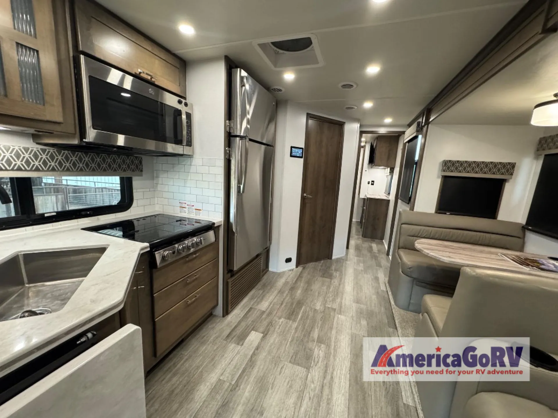 2023 Dynamax Corp Isata 5 Series 34DS - Photo 4