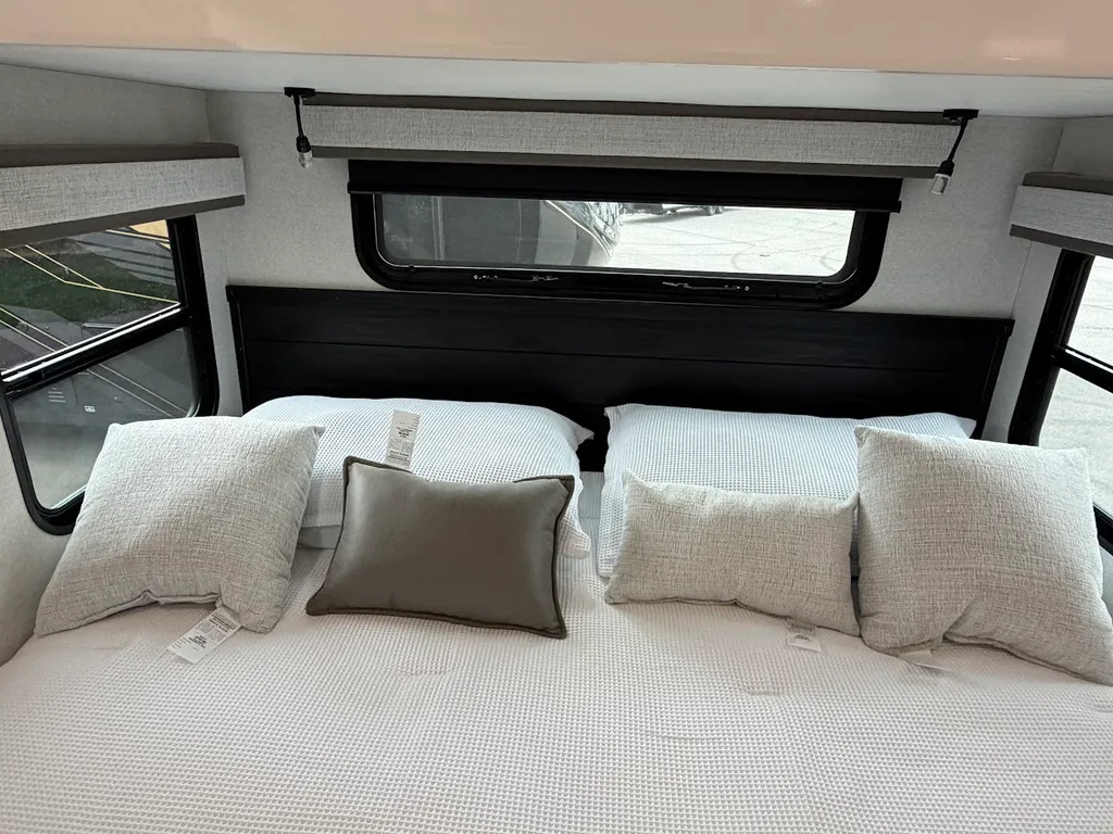 2026 Jayco Pinnacle 36FBTS, Photos photo 70