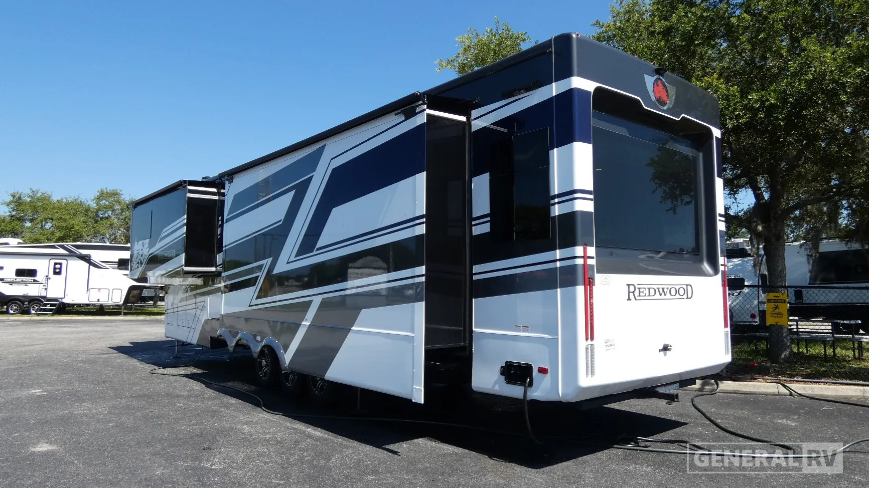 2027 Crossroads RV Redwood 412GK - Photo 4