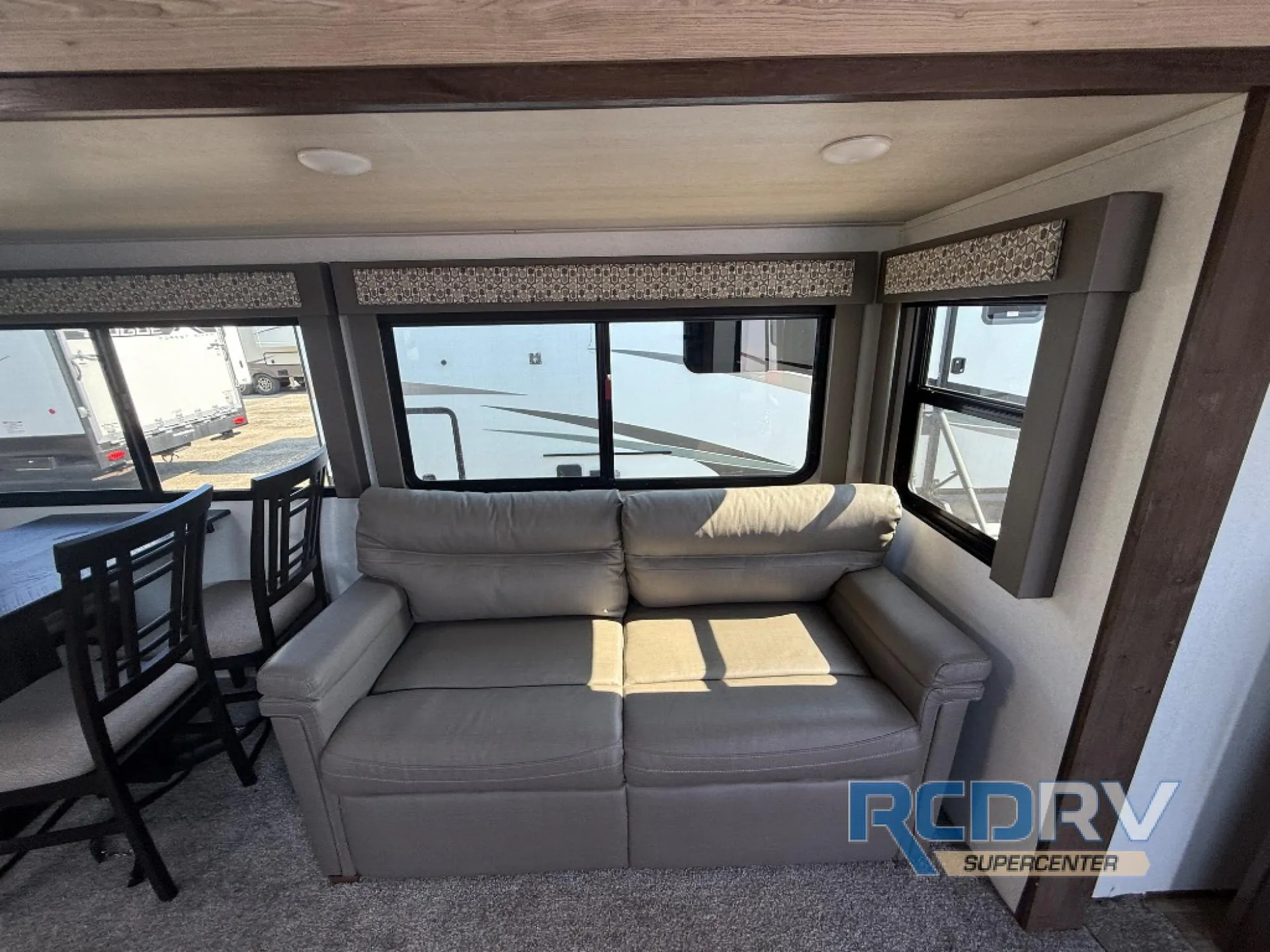 2019 Forest River Wildwood Heritage Glen 283RK dealer photo 4 from RCD RV Supercenter