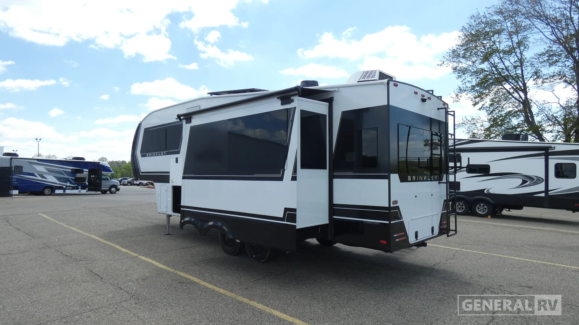 2025 Brinkley Model Z 2670 - Photo 4