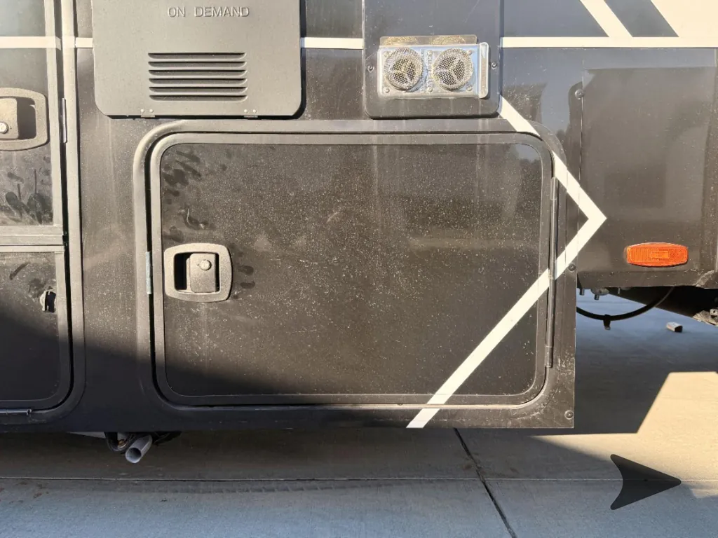 2025 Brinkley Model G 3950, Photos photo 16