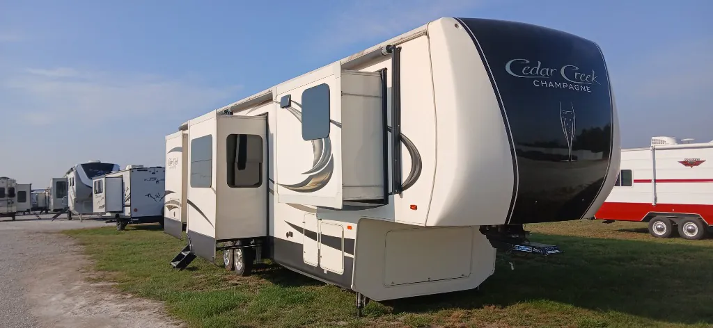 2019 Forest River Cedar Creek Champagne Edition 38EFK - Photo 2