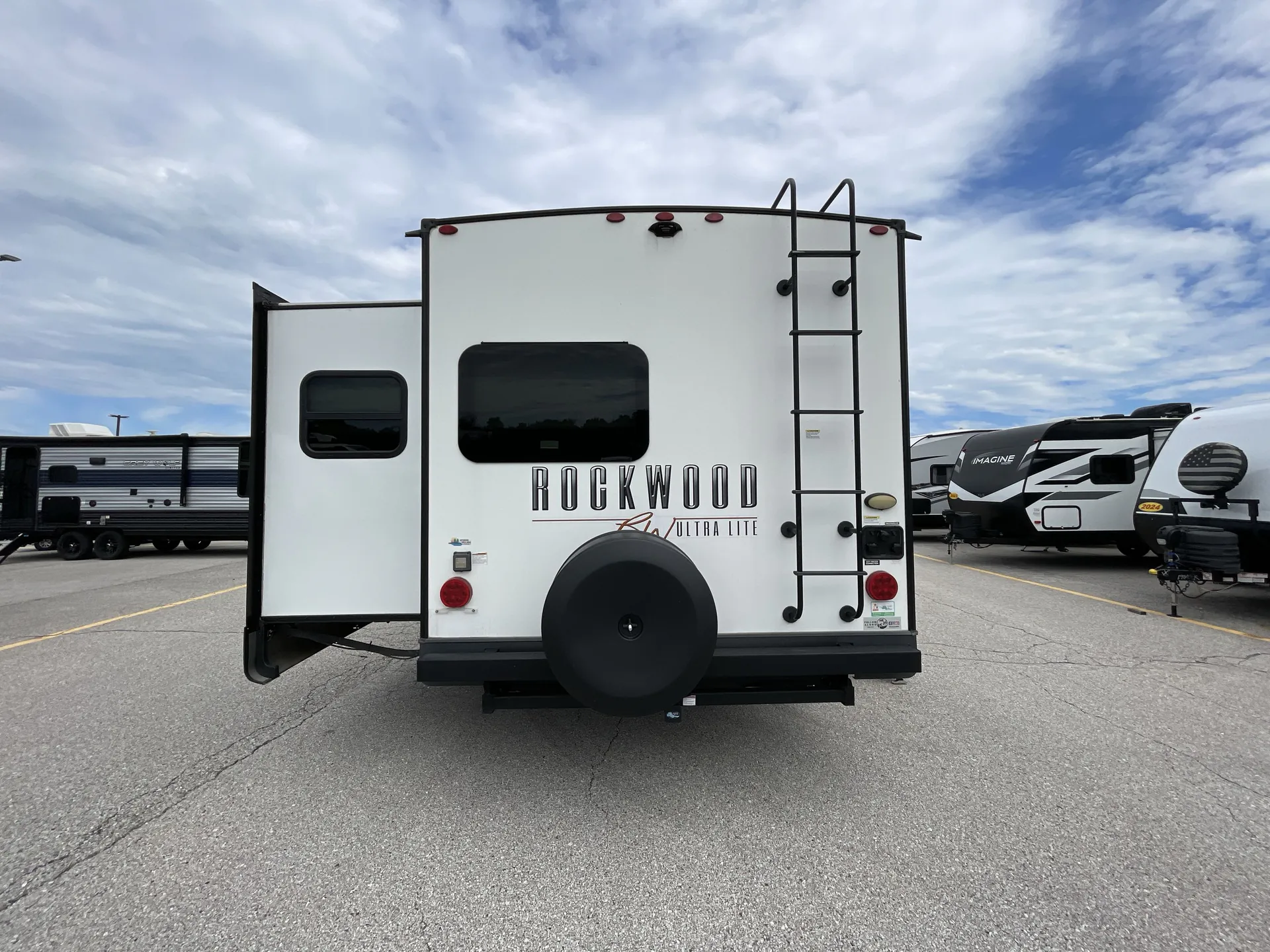 2022 Forest River Rockwood Ultra Lite 2608BS — backside