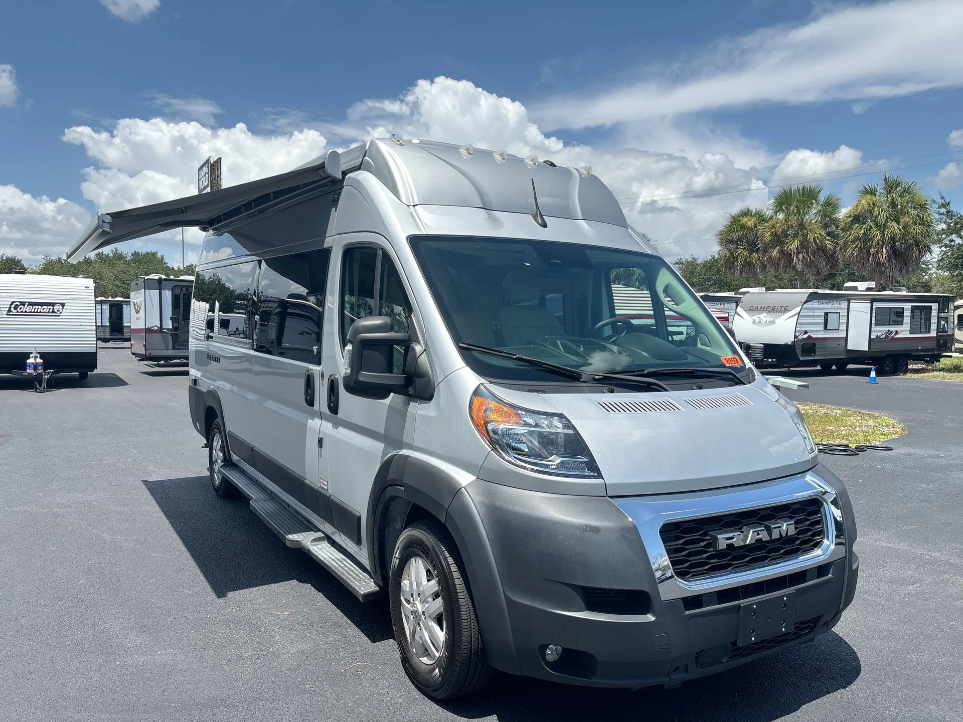 2023 Thor Motor Coach Tellaro 20A - Photo 2