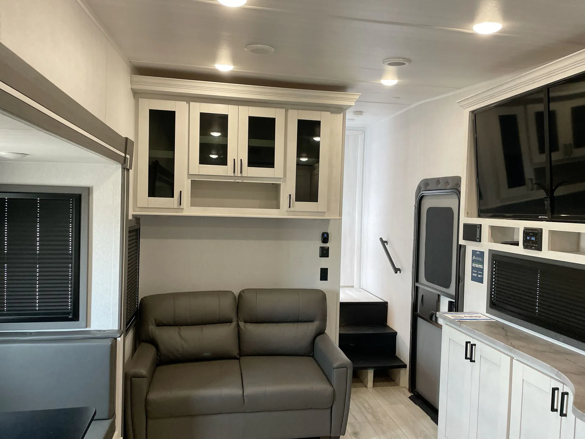 2025 East to West Tandara 27BH-OK — living area main
