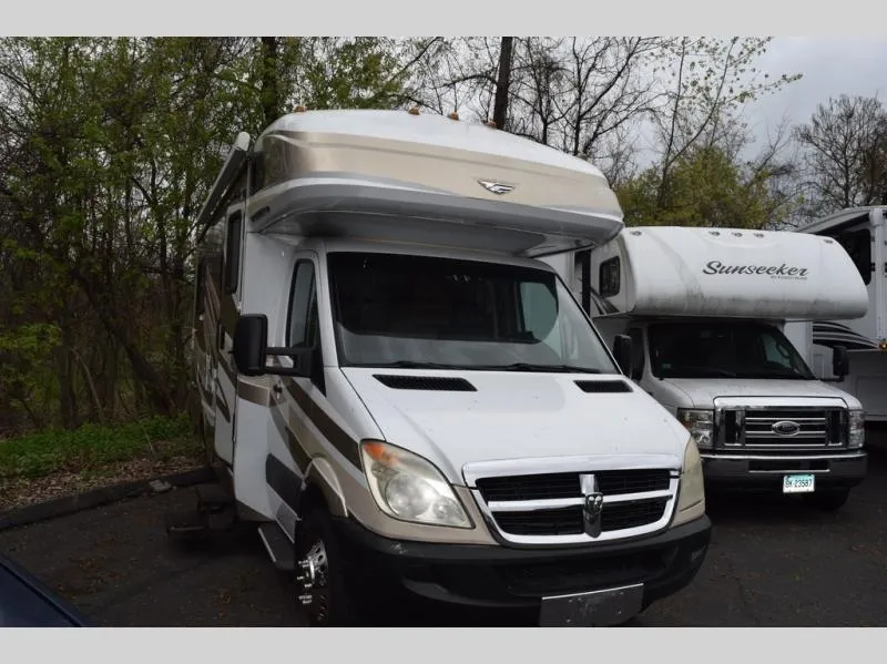 2009 Fleetwood Pulse 24D - Photo 3
