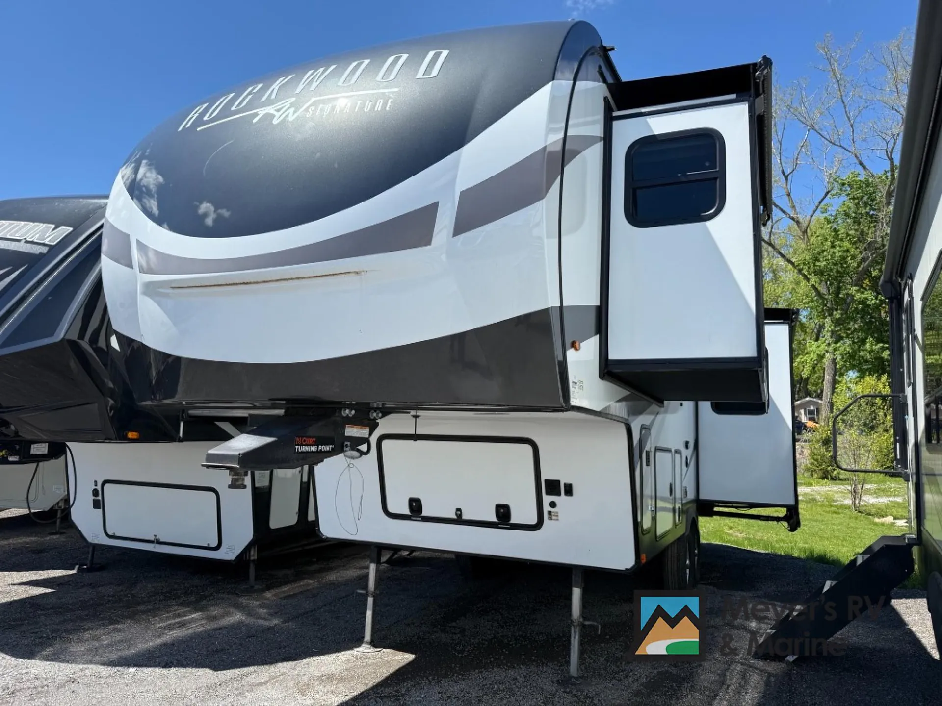 2024 Forest River Rockwood Signature 281RK - Photo 3