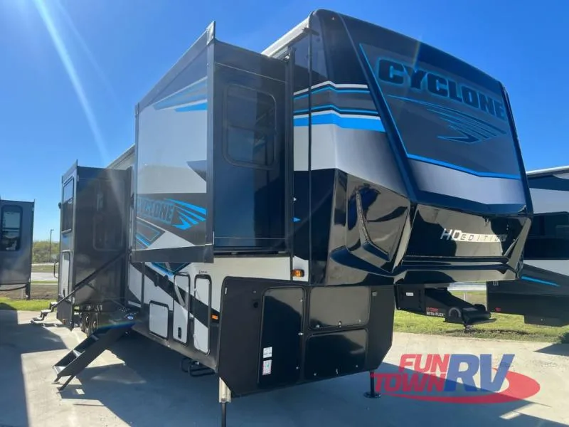 2025 Heartland Cyclone New    4008 - Main photo