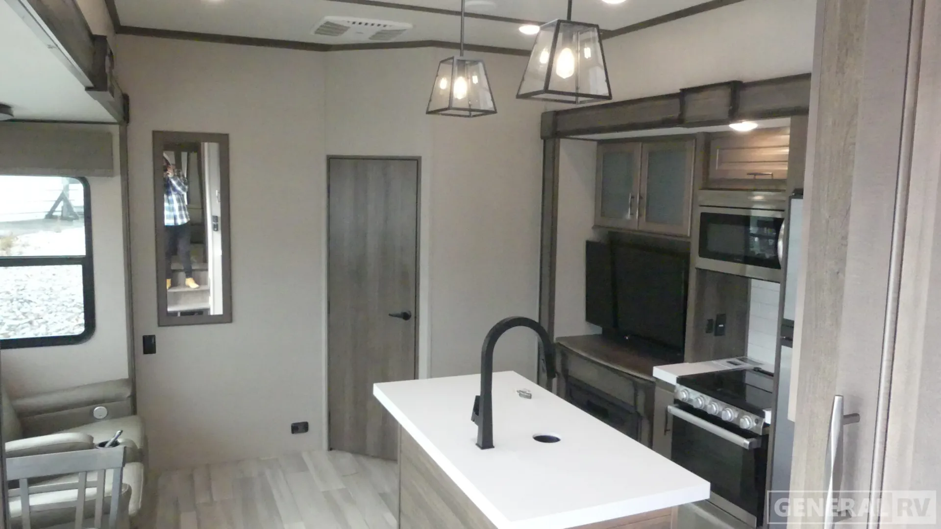 2023 Grand Design Solitude S-Class 3950BH - Photo 3