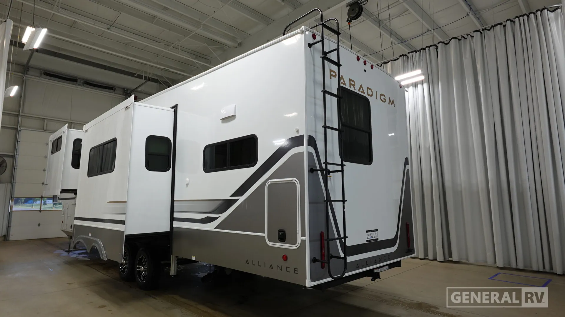 2026 Alliance RV Paradigm 382RK - Photo 4