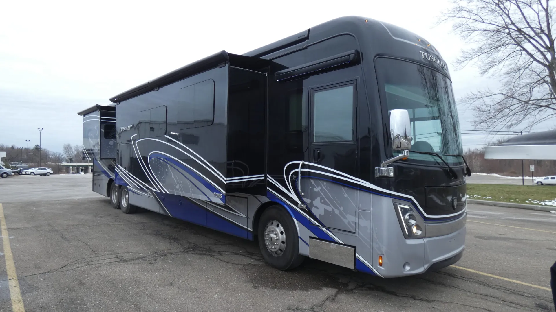 2020 Thor Motor Coach Tuscany 45JA - Main photo