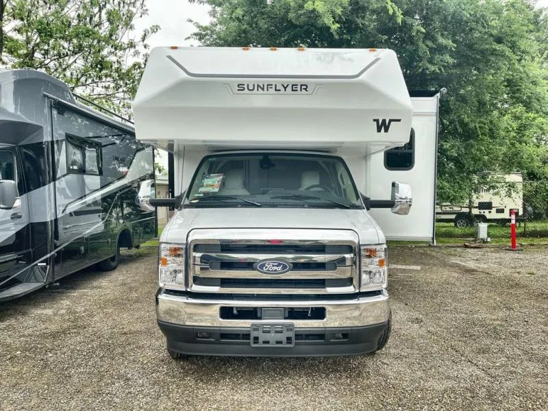 2026 Winnebago Sunflyer 28MB - Photo 3