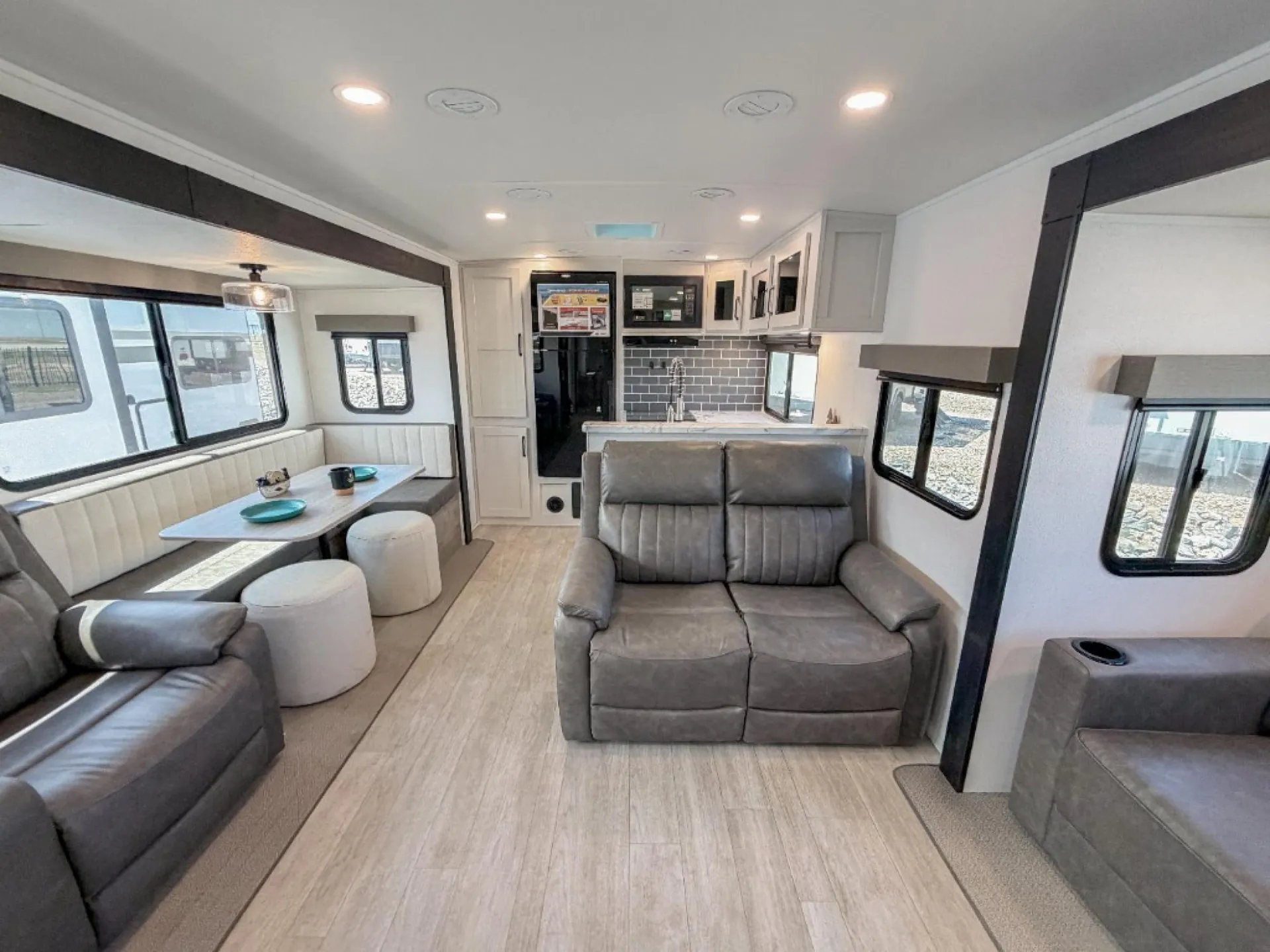 2026 Palomino Solaire 3060RKTS - Photo 4