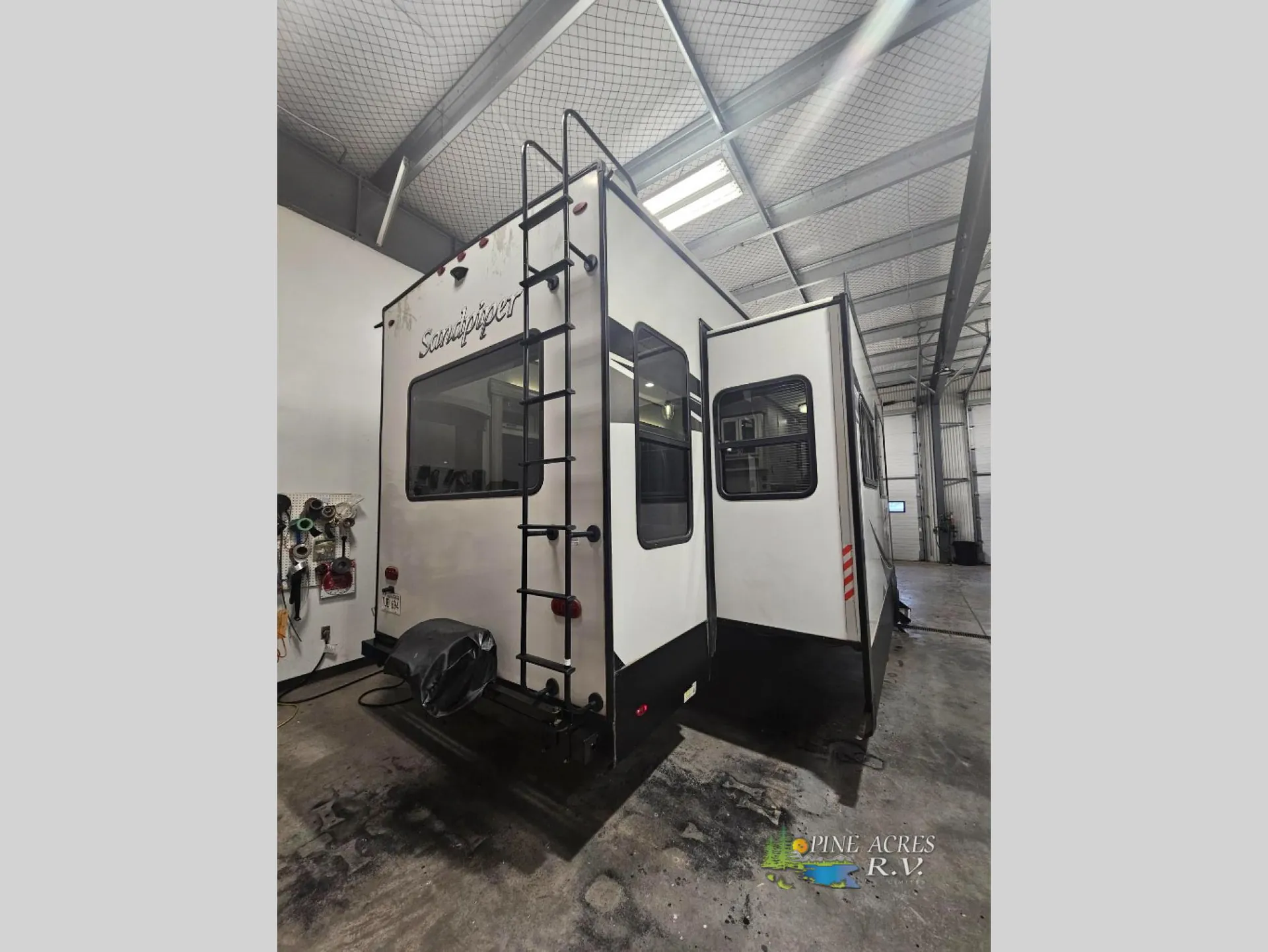 2022 Forest River Sandpiper Luxury 321RL - Photo 4