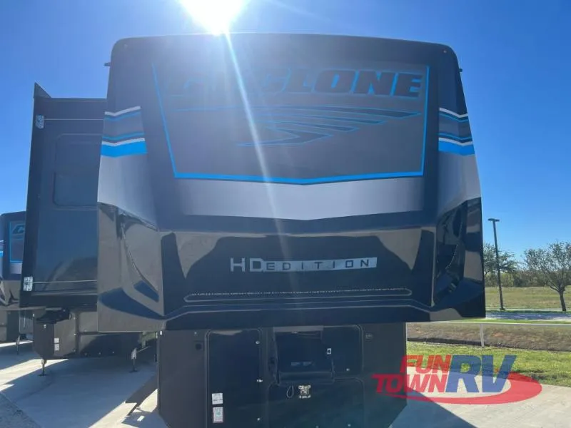 2025 Heartland Cyclone New    4008 - Photo 2