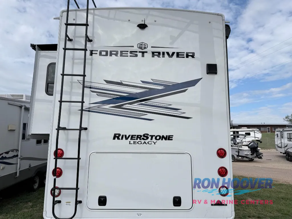 2026 Forest River RiverStone 425FO, Photos photo 7