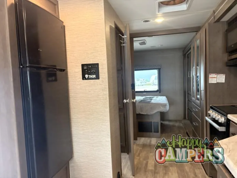 2023 Thor Motor Coach Freedom Traveler Used    30A Ford - Photo 4