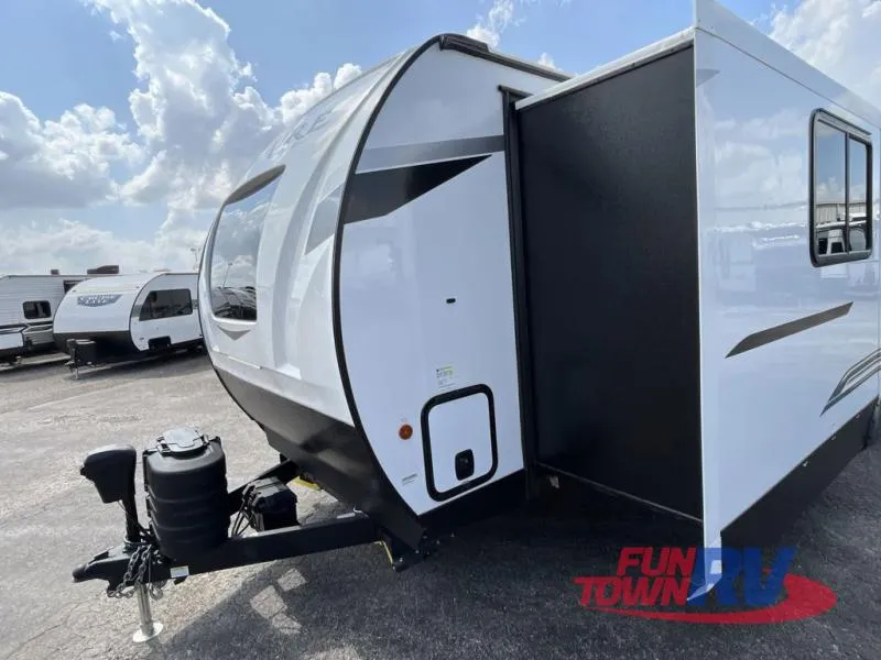 2024 Palomino Solaire 230FKBS - Photo 4