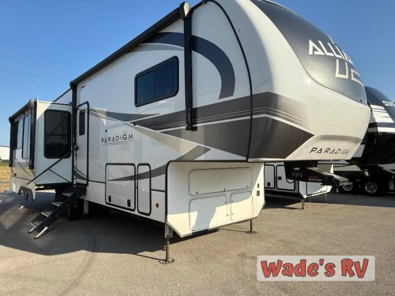 2024 Alliance RV Paradigm 310RL - Photo 2