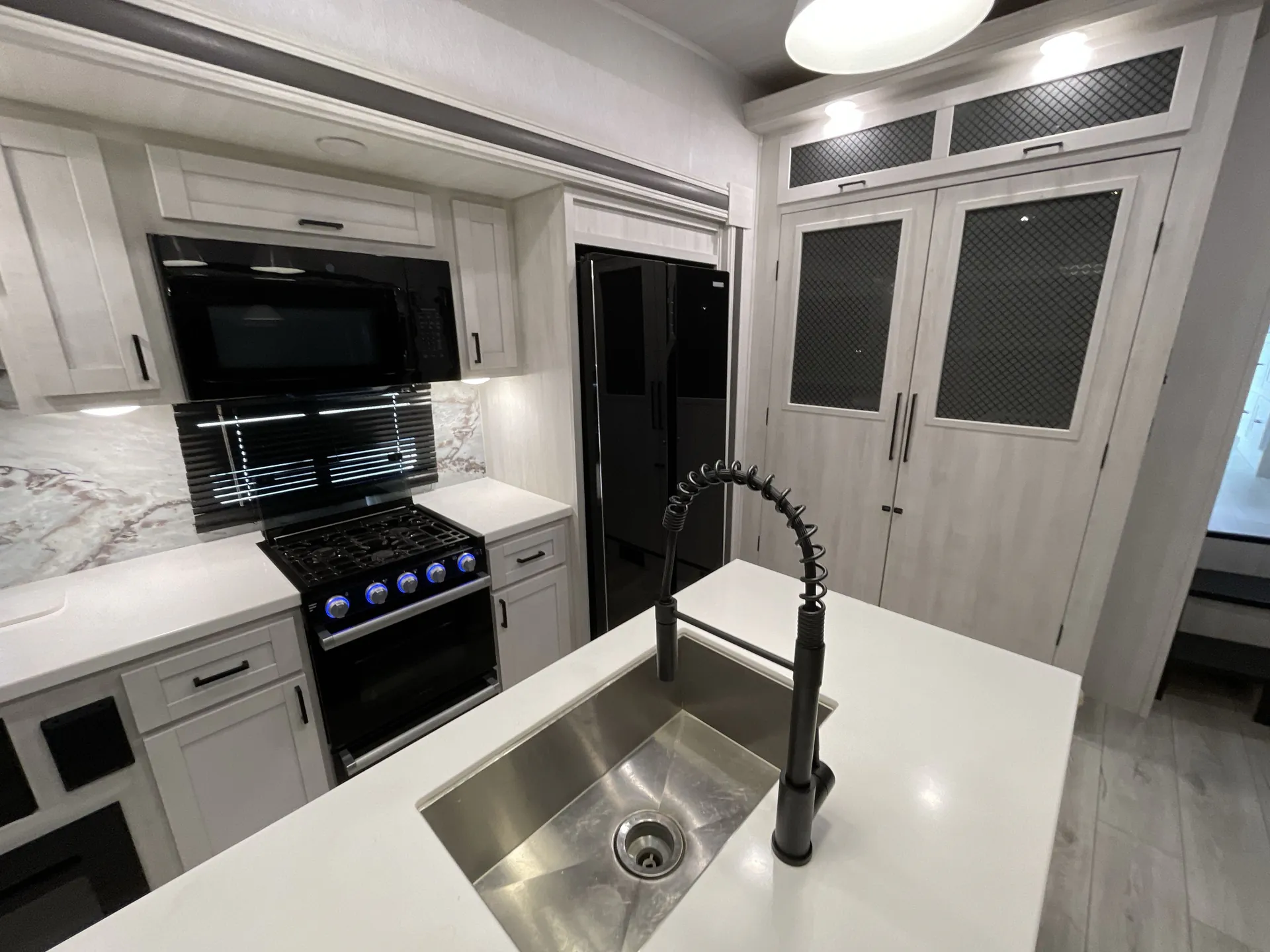 2023 East to West Ahara 378BH-OK — living area main