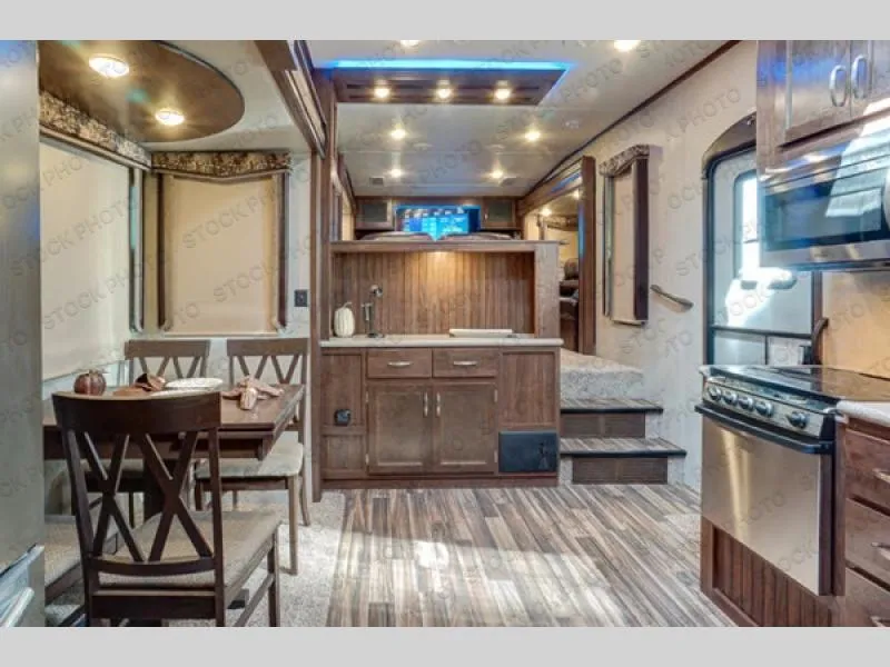 2018 Keystone RV Montana High Country 381TH - Photo 4